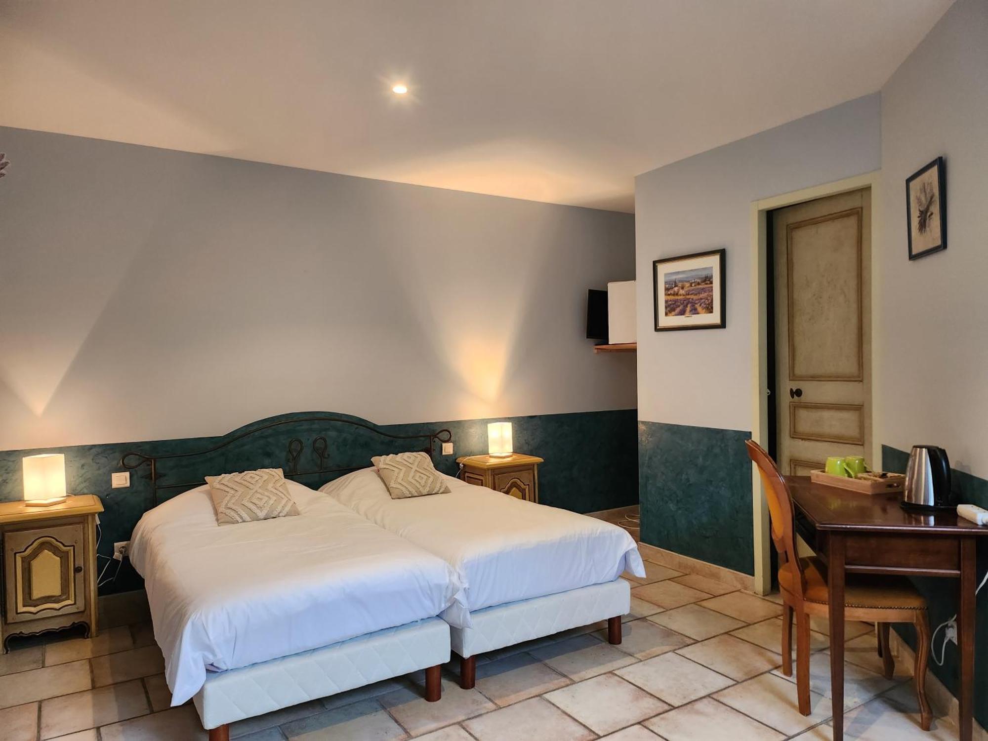 Domaine Les Gendalis Bed & Breakfast Saint-Saturnin-lès-Avignon Екстериор снимка