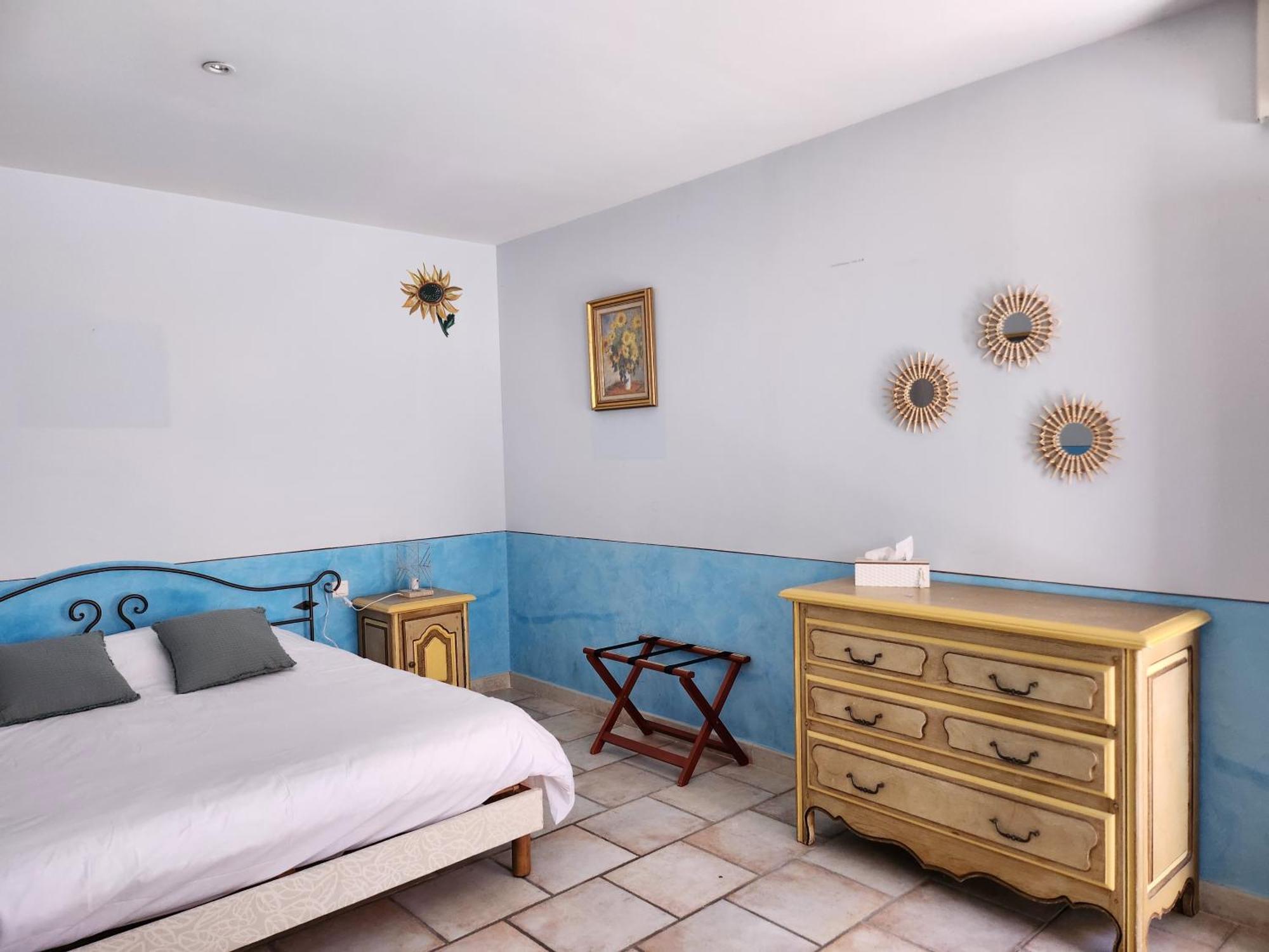 Domaine Les Gendalis Bed & Breakfast Saint-Saturnin-lès-Avignon Екстериор снимка