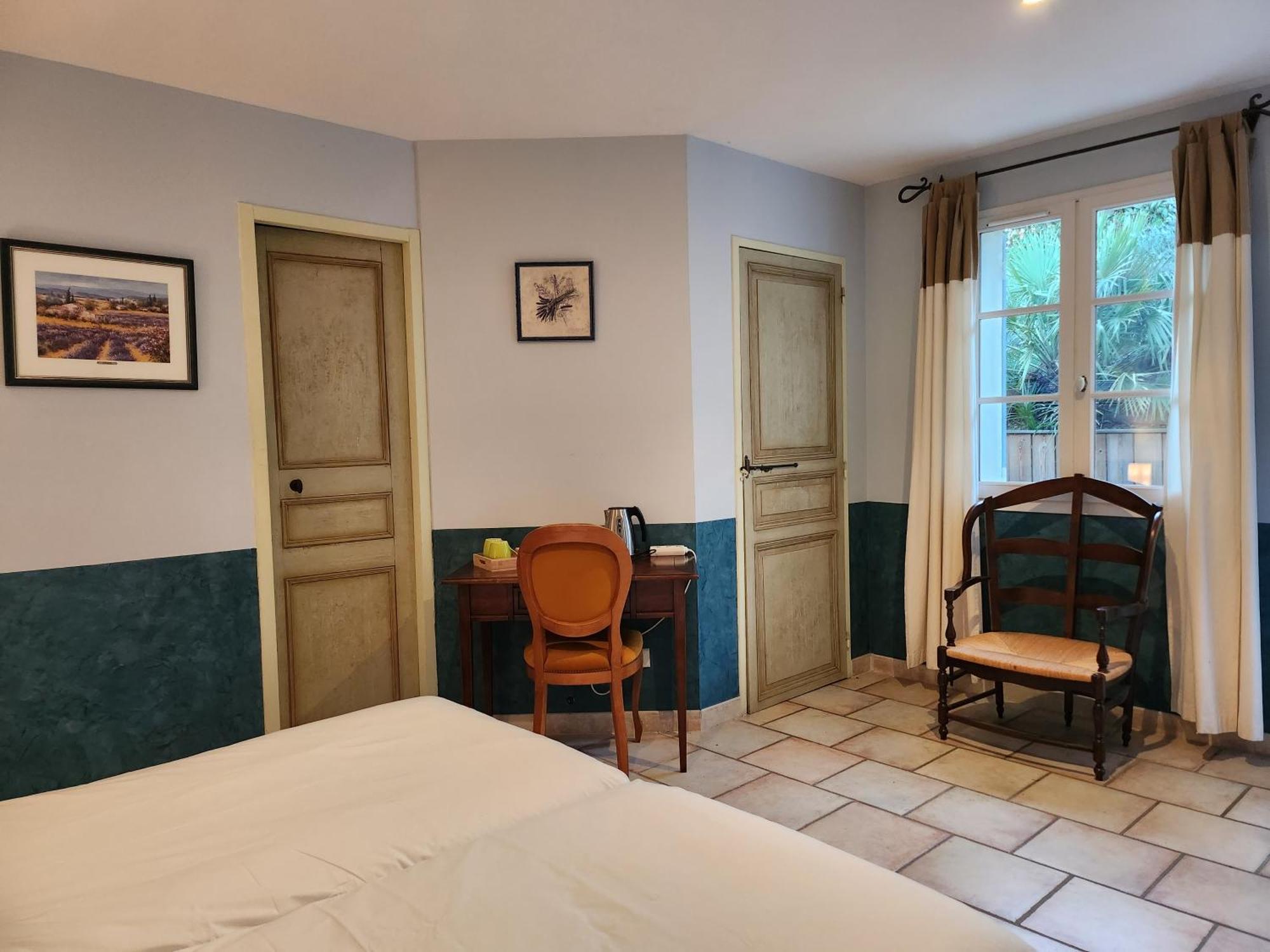 Domaine Les Gendalis Bed & Breakfast Saint-Saturnin-lès-Avignon Екстериор снимка