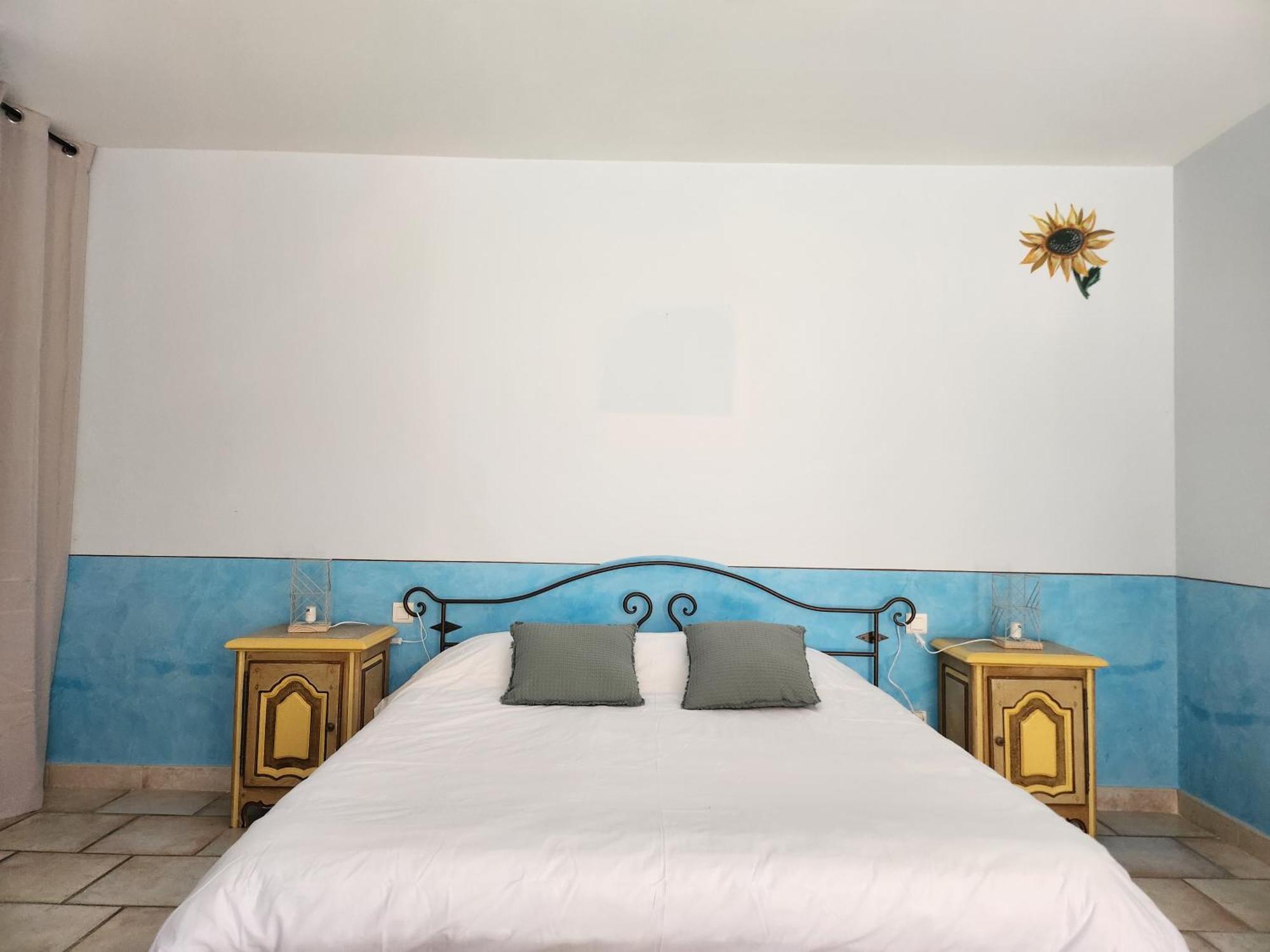 Domaine Les Gendalis Bed & Breakfast Saint-Saturnin-lès-Avignon Екстериор снимка