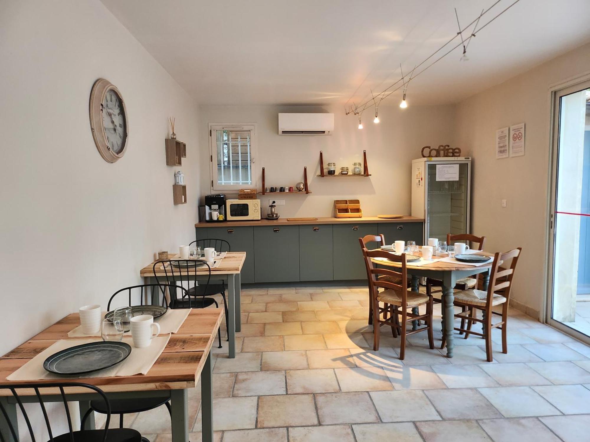 Domaine Les Gendalis Bed & Breakfast Saint-Saturnin-lès-Avignon Екстериор снимка
