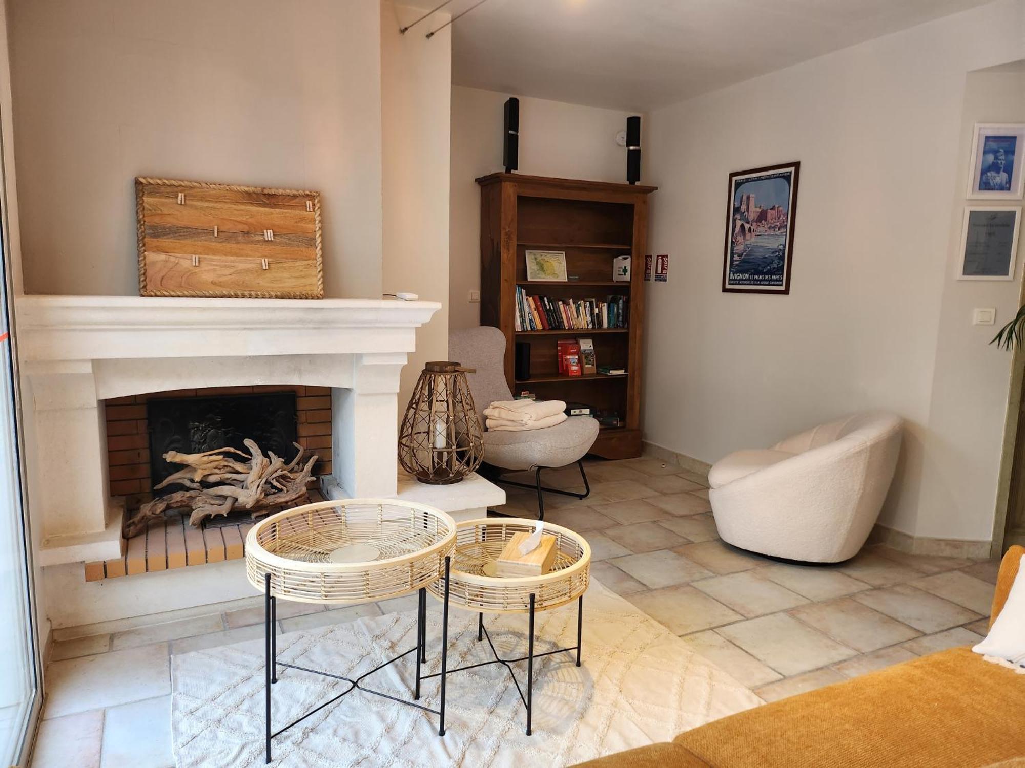 Domaine Les Gendalis Bed & Breakfast Saint-Saturnin-lès-Avignon Екстериор снимка