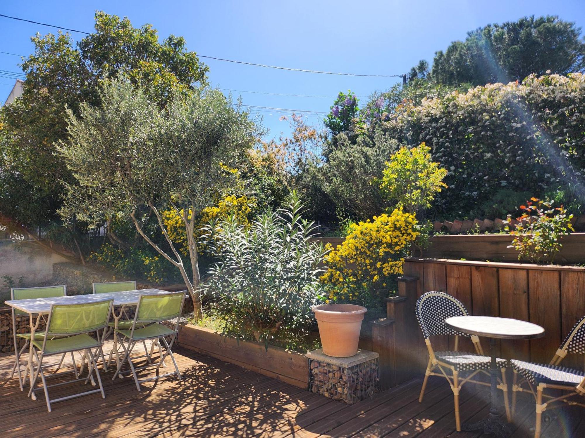 Domaine Les Gendalis Bed & Breakfast Saint-Saturnin-lès-Avignon Екстериор снимка