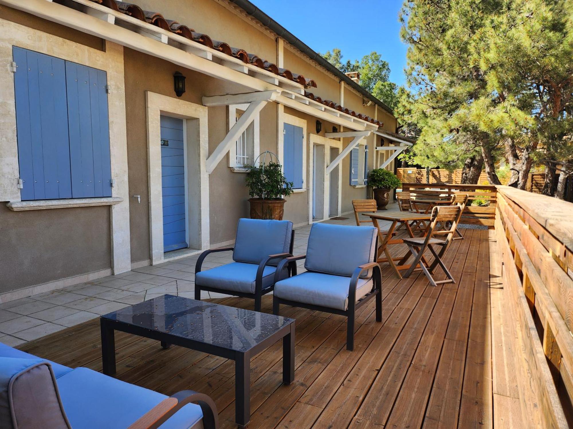 Domaine Les Gendalis Bed & Breakfast Saint-Saturnin-lès-Avignon Екстериор снимка