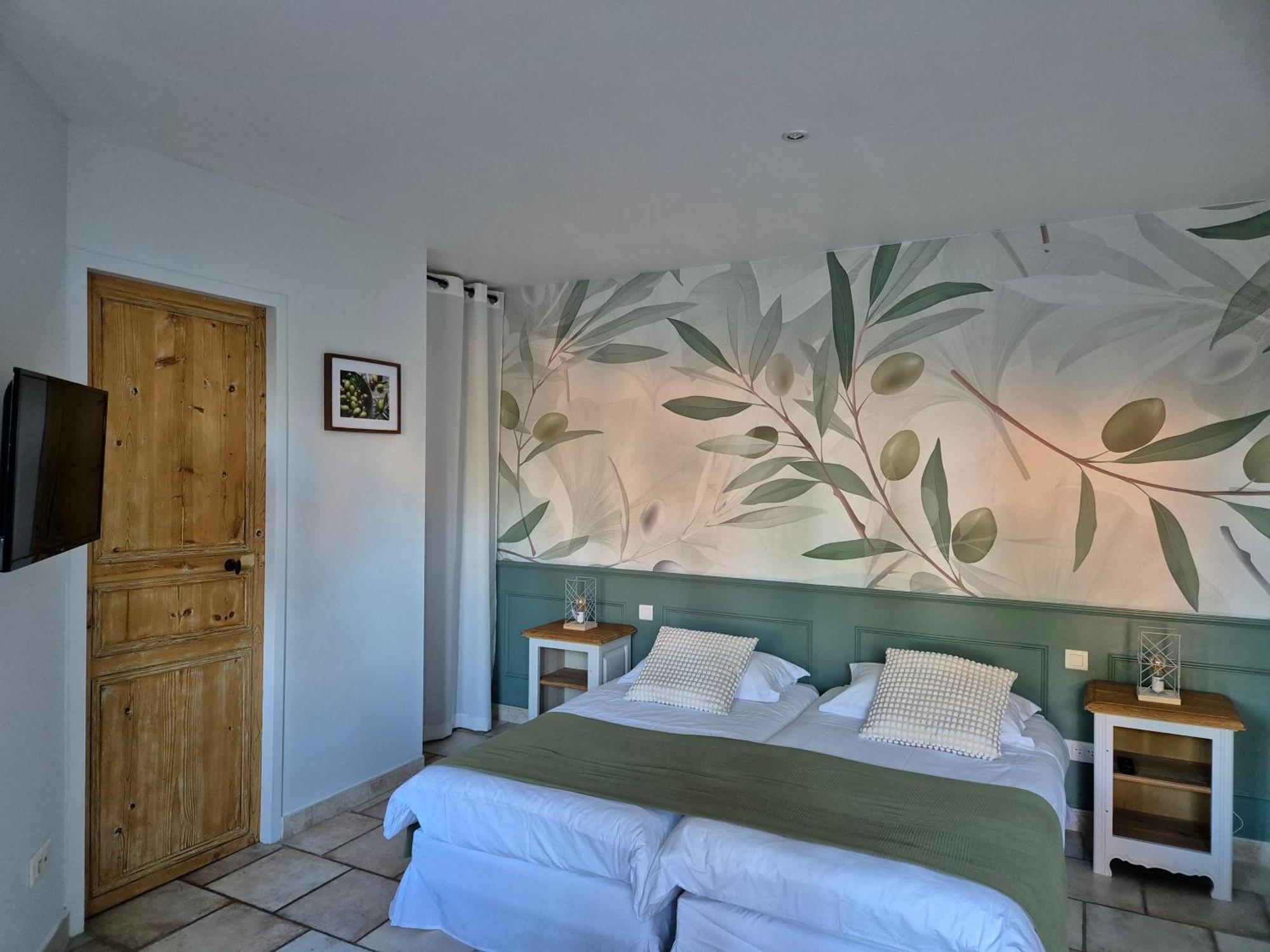 Domaine Les Gendalis Bed & Breakfast Saint-Saturnin-lès-Avignon Екстериор снимка